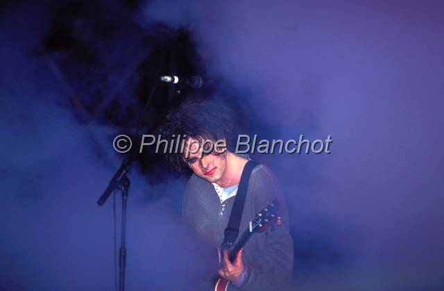 cure.JPG - Cure, groupe de rock et de new wave britanniqueRobert Smith (auteur, compositeur et chanteur)