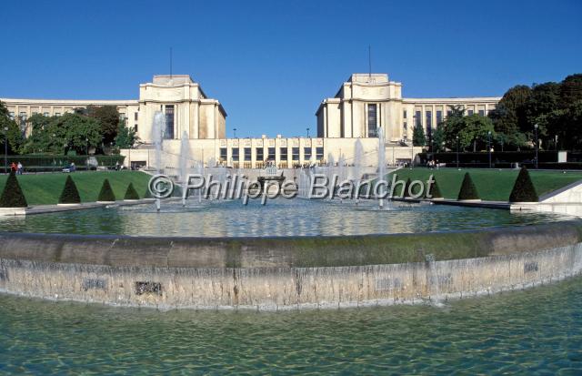 trocadero.JPG - Bassin des Jardins du Trocadéro Paris 16e, France